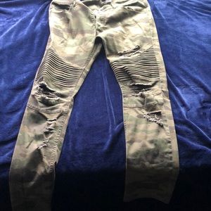 Camouflage Ripped Skinny Jeans